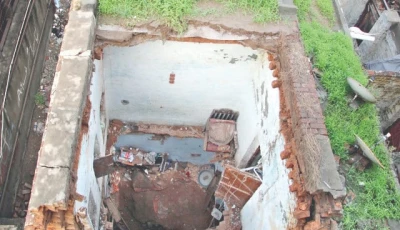 a house roof collapses in lahore s railway colony after relentless downpour batters the metropolis photo ppi