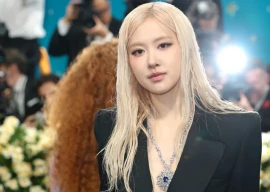 ros reveals demo version of apt after song hits two billion streams