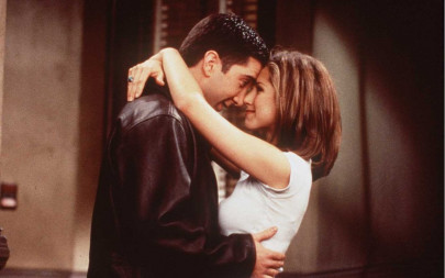 jennifer aniston david schwimmer romance wasn t just onscreen in friends jennifer aniston david schwimmer romance wasn t just onscreen in friends