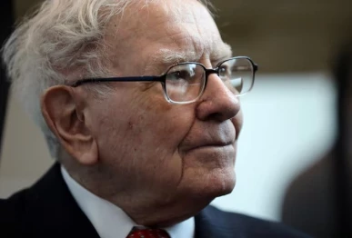 berkshire hathaway chairman warren buffett seen at the annual berkshire shareholder shopping day in omaha nebraska us may 3 2019 reuters