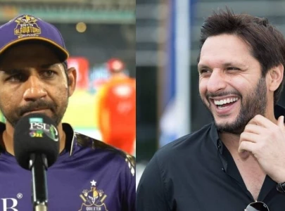 shahid afridi advises quetta gladiators to remove sarfaraz from captaincy