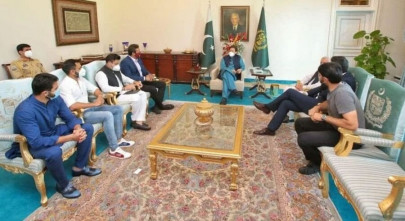 misbah azhar draw pcb s ire over meeting with pm imran