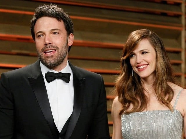 ben affleck moves to 100k month mansion near jennifer garner amid jennifer lopez rumors ben affleck moves to 100k month mansion near jennifer garner amid jennifer lopez rumors