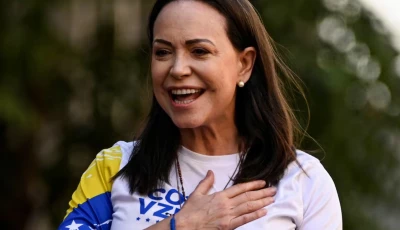 machado s daughter accepts prize machado s daughter accepts prize