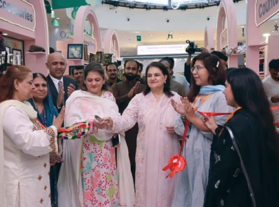rural women artisans bring sindh s crafts to karachi