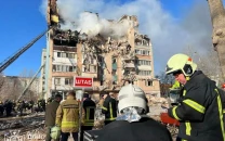 russian strike kills 25 amid zelensky turkey bid