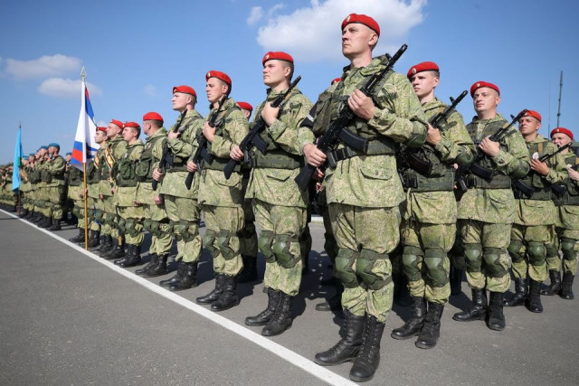 russia uses new hardware at big military drills russia uses new hardware at big military drills