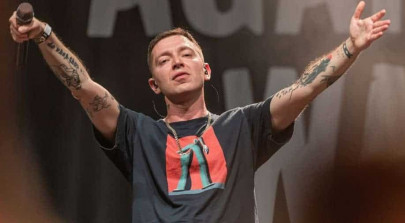 russia labels star rapper a foreign agent ministry