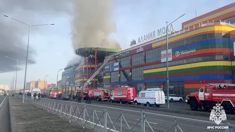 smoke billows during a fire following an explosion in a shopping mall in vladikavkaz russia december 25 2024 photo reuters