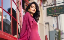 saba qamar says lahore s air quality has made it difficult for her to breathe