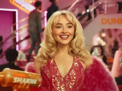 dunkin gives away sabrina carpenter cups with daydream refreshers