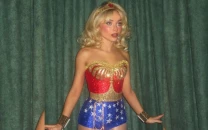 james gunn reacts with disbelief to headline mis labelling sabrina carpenter s wonder woman outfit