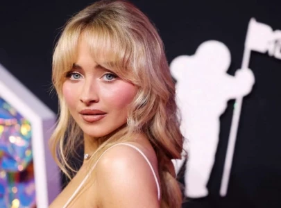 sabrina carpenter dominates global apple music charts with her two singles