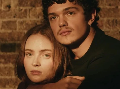 sadie sink to make west end debut as juliet opposite noah jupe in robert icke s romeo juliet