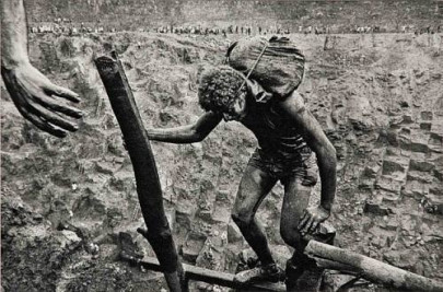 let a photograph familiarise us