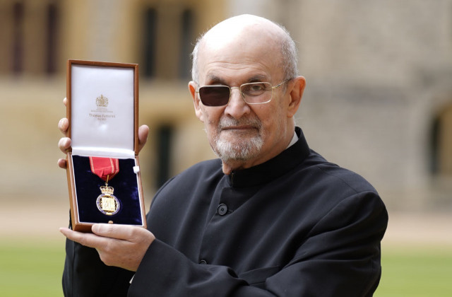 salman rushdie says he dreamt about attack that claimed eye before it happened salman rushdie says he dreamt about attack that claimed eye before it happened