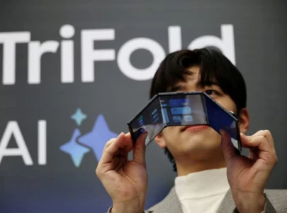 welcome to foldables samsung braces for apple s foldable iphone challenge welcome to foldables samsung braces for apple s foldable iphone challenge