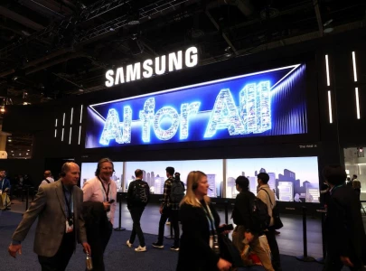 samsung to use chip making tech favoured by sk hynix as ai chip race heats up sources say samsung to use chip making tech favoured by sk hynix as ai chip race heats up sources say