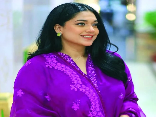 sanam currently lives in the us photo instagram sanam currently lives in the us photo instagram