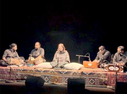 sanam marvi casts sufi spell in paris sanam marvi casts sufi spell in paris