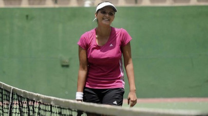 sania books semi final berth in new delhi
