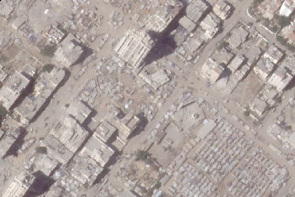 A satellite image shows the 15-storey Mushtaha Tower, a day before it was destroyed in an Israeli air strike, in Gaza City September 4, 2025. PHOTO: REUTERS