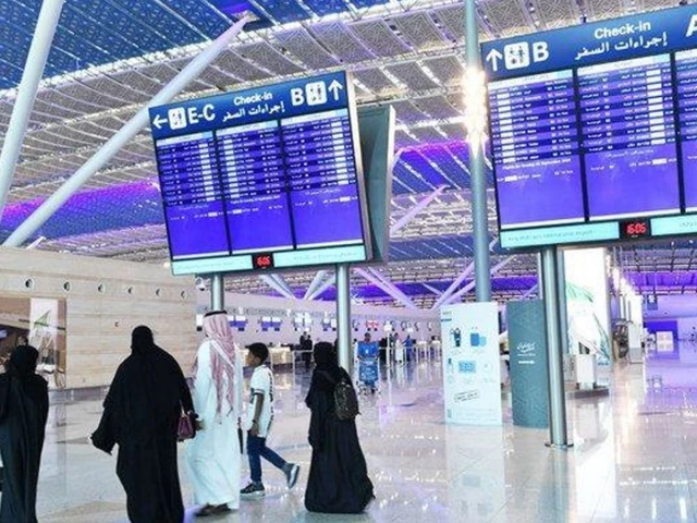 Saudi Arabia extends visa validity for stranded visitors until April 18 Saudi Arabia extends visa validity for stranded visitors until April 18