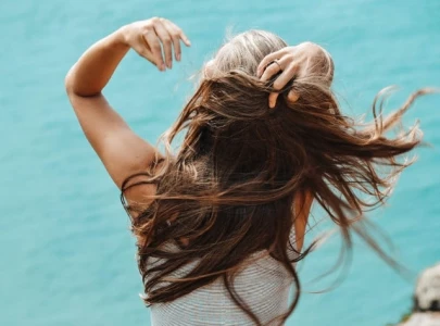 your hair needs sunscreen too here s why scalp burn is no joke your hair needs sunscreen too here s why scalp burn is no joke