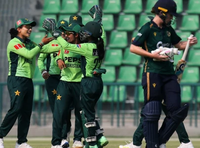 pakistan beat ireland in icc women s world cup qualifier opener