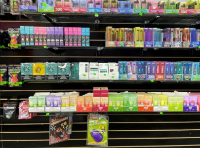 rise of vapes e cigarettes fuels new nicotine risks for pakistan s youth rise of vapes e cigarettes fuels new nicotine risks for pakistan s youth