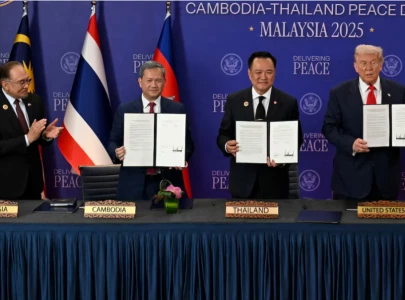 thailand and cambodia sign ceasefire deal ending violent border clashes