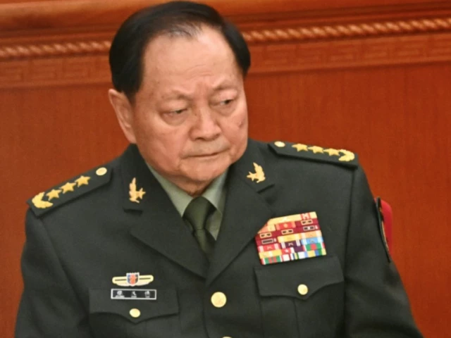 China investigates top military commander, staff chief