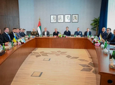 ukraine and russia resume us brokered peace talks in abu dhabi