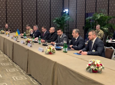second day of ukraine russia peace talks in geneva pressure on kyiv