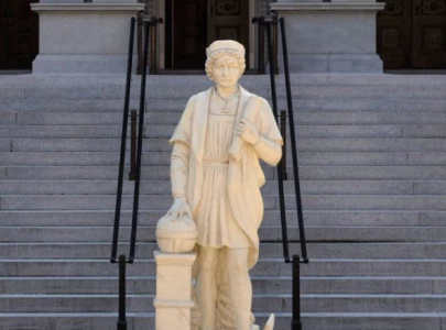 white house installs statue of christopher columbus on its grounds