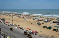 six killed in cyclone off india s eastern coast