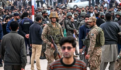 security personnel stand guard outside a mosque following an explosion in islamabad on february 6 2026 photo afp