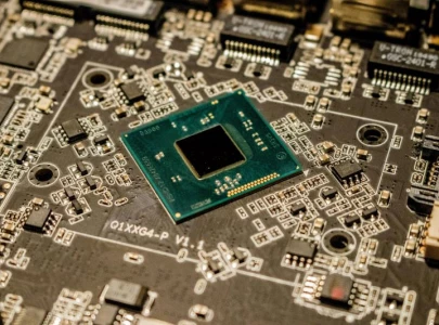 us expands russia sanctions targets chips routed through china