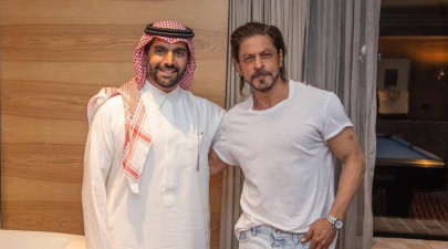shah rukh khan hosts saudi prince badr bollywood actors at mannat shah rukh khan hosts saudi prince badr bollywood actors at mannat