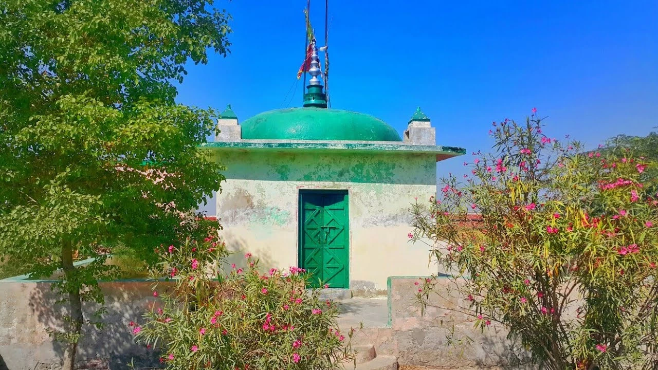 the shrine of saint masoom shah badshah the shrine of saint masoom shah badshah