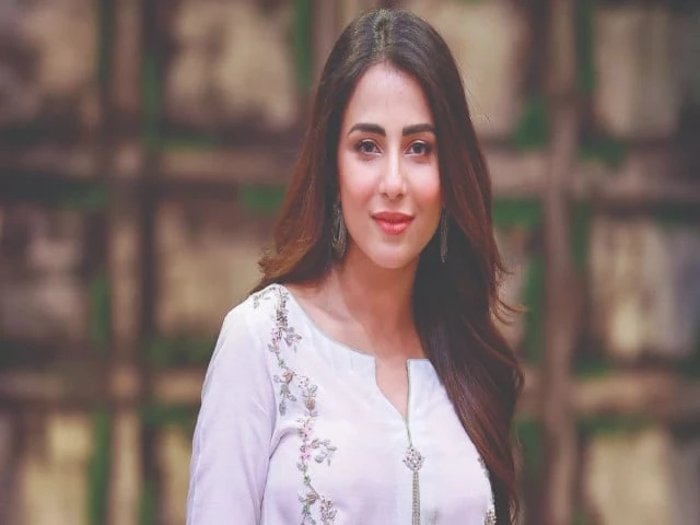 Actor Ushna Shah urges action on animal rights | The Express Tribune Actor Ushna Shah urges action on animal rights | The Express Tribune