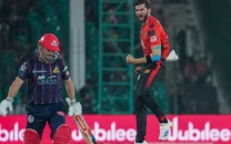 shaheen afridi sets first over record as qalandars end kings winning streak