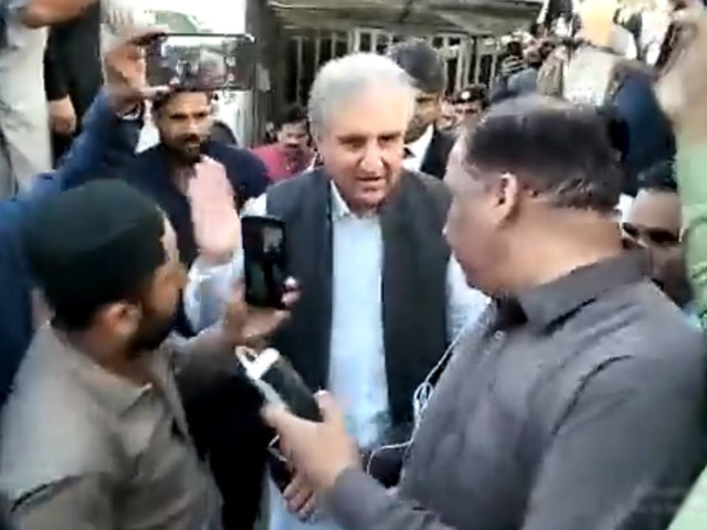 pti vice chairman shah mahmood qureshi is interacting with the media after his release from adiala jail on june 6 2023 screengrab