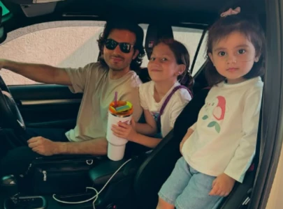 shahroz sabzwari s sweet tribute to daughter wins hearts online shahroz sabzwari s sweet tribute to daughter wins hearts online
