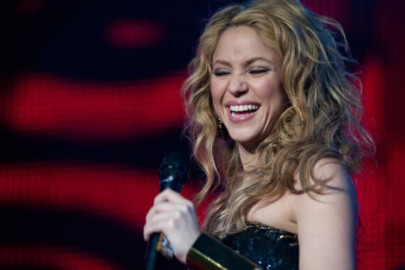 shakira supports bad bunny amid super bowl halftime show controversy