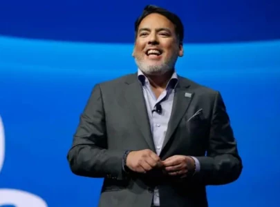 shawn layden compares xbox s multiplatform strategy to sega s shift to software after failure shawn layden compares xbox s multiplatform strategy to sega s shift to software after failure