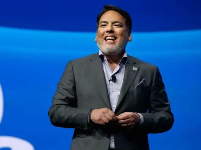 shawn layden compares xbox s multiplatform strategy to sega s shift to software after failure shawn layden compares xbox s multiplatform strategy to sega s shift to software after failure