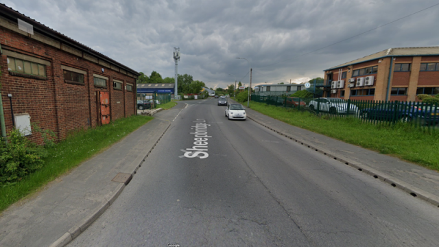 pilot killed as aircraft crashes in chesterfield england pilot killed as aircraft crashes in chesterfield england