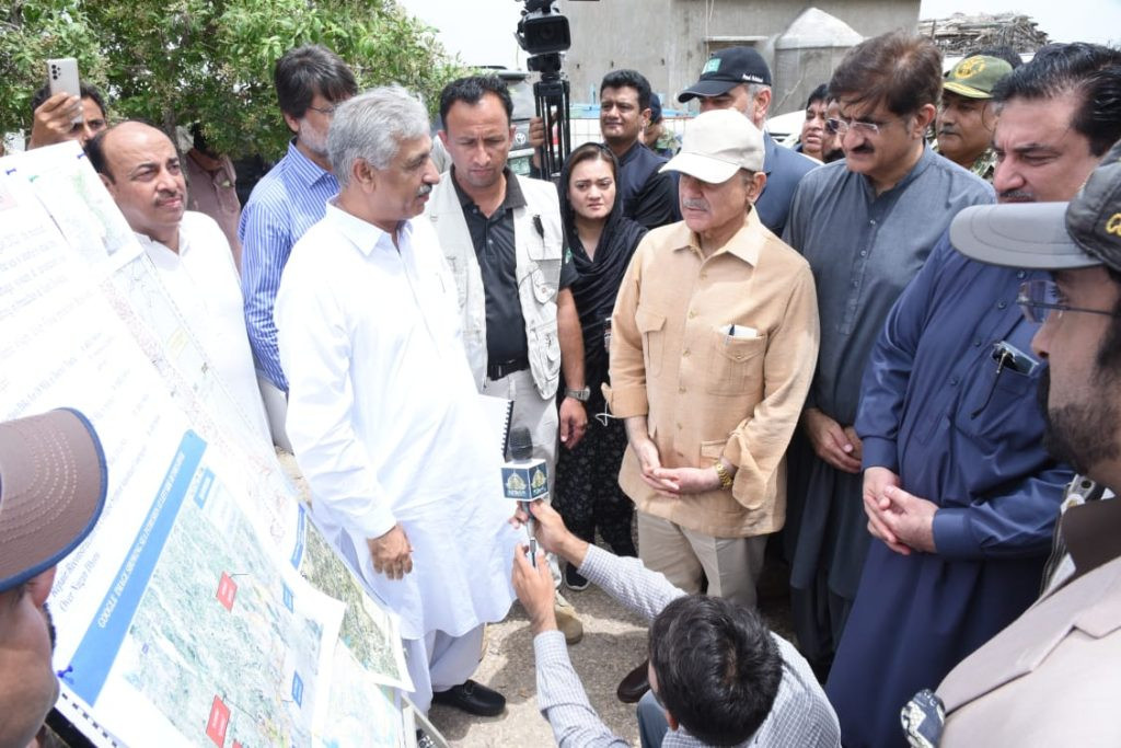 Photo of PM Shehbaz visits Sajawal district to review rescue, relief activities