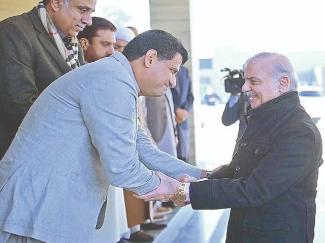 political leaders greet prime minister shehbaz sharif upon arrival at the chief minister secretariat in quetta photo ppi political leaders greet prime minister shehbaz sharif upon arrival at the chief minister secretariat in quetta photo ppi